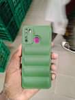A picture of Infinix with some cracks 300k