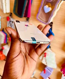 A picture of iphone X Mpya mnoo nilipe kodi jamanii