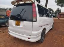 A picture of 2000 Japan Toyota Noah
