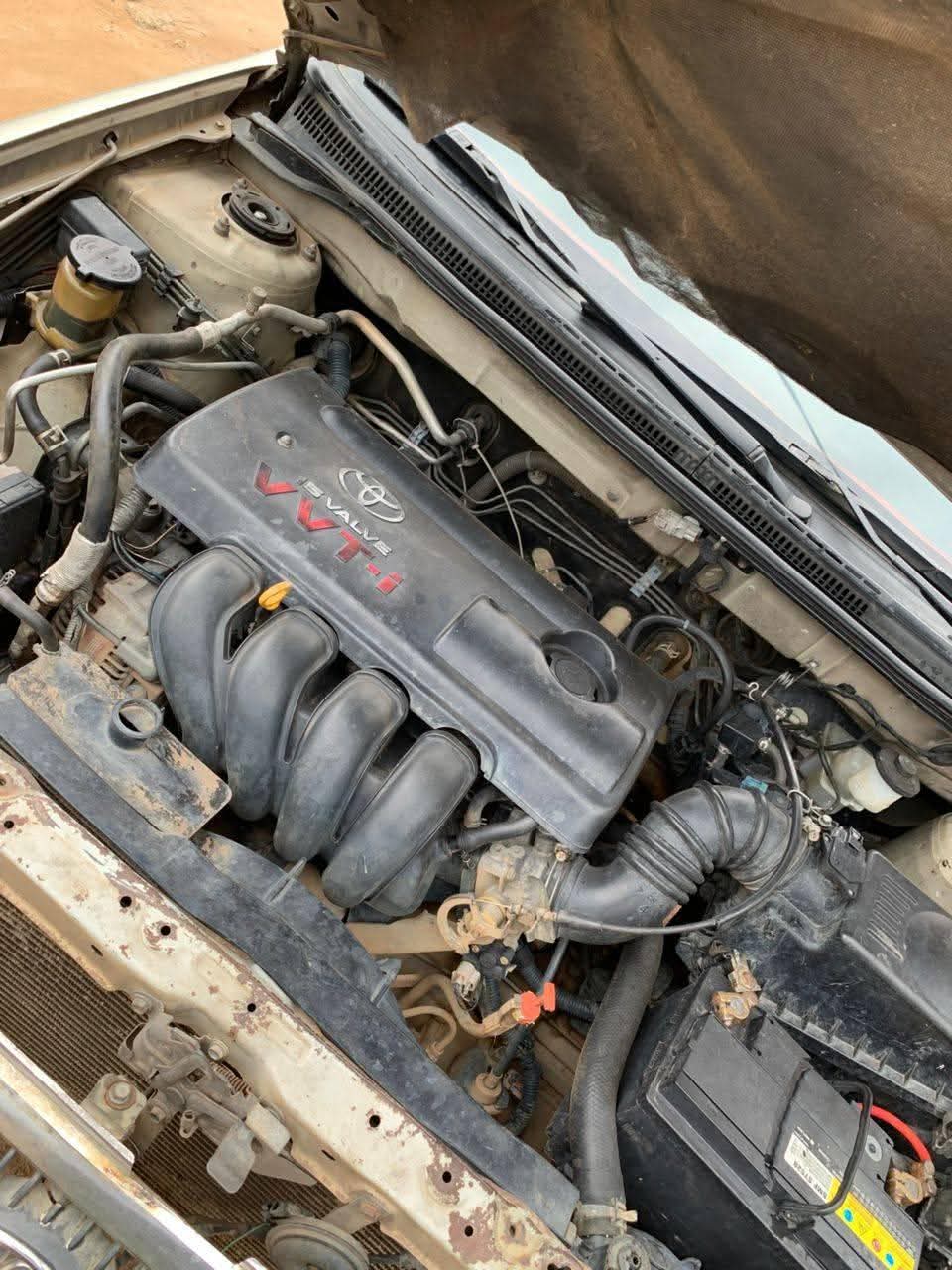 A picture of 2004 Toyota corolla 04