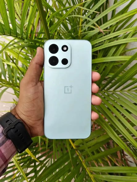 A picture of Oneplus 15