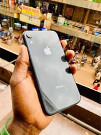 A picture of iPhone XR 64Gb at 560k