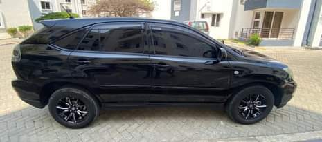 A picture of TOYOTA HARRIER INAUZWA