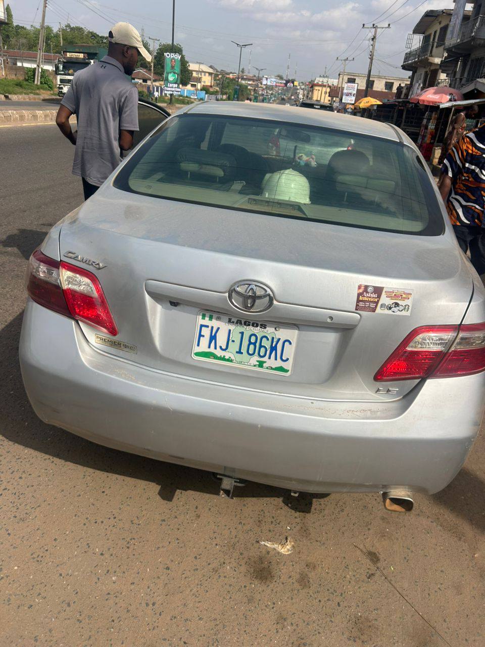 A picture of Toyota Camry 09