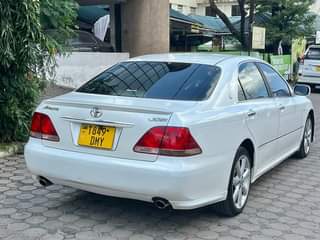A picture of Toyota crown