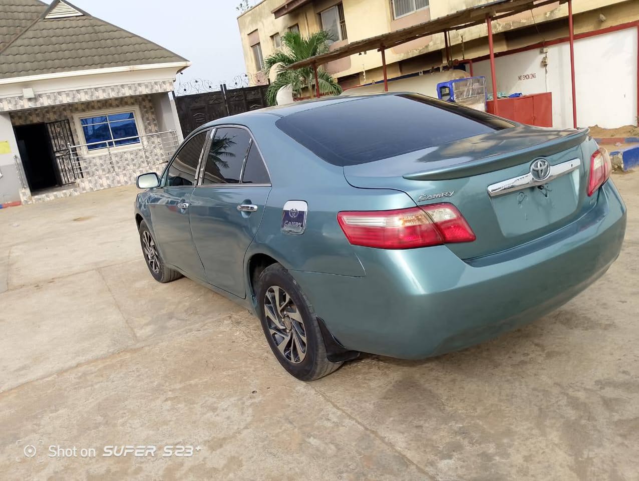 A picture of Neatly Used 2008 Toyota Camry 4PLUG Neatly Baked On First