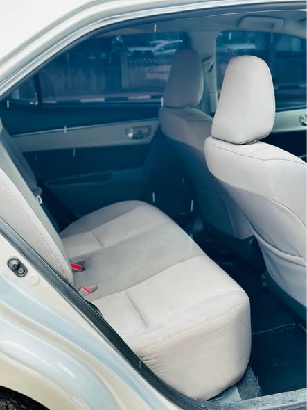 A picture of TOYOTA COROLLA LE 2014