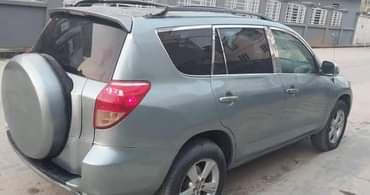A picture of Toyota RAV4 2008 model 4 Plugs A few years used