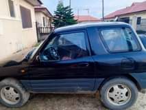 A picture of 1999 Toyota Rav4 Manual drive
