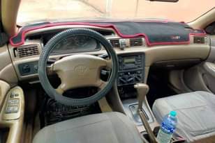A picture of 2000 Toyota Camry