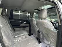 A picture of TOYOTA HIGHLANDER LIMITED Keyless Fullest Option Year 2019 2020 Model