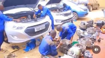 A picture of Hybrid batteries and spare parts mantainance 250789900692 Kigali Rwanda 