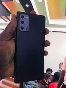 A picture of Samsung note 20