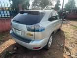 A picture of Lexus 330 RX money needed urgently this week 2 6