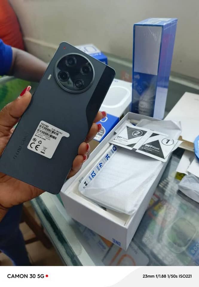 A picture of TECNO CAMON 30 PRO STORAGE 256GB RAM 16GB PRICE 450