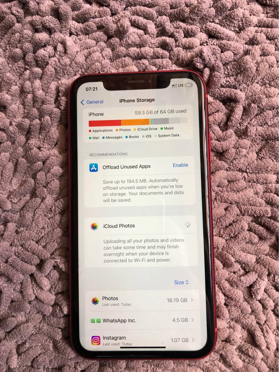 A picture of iPhone XR. 64gb