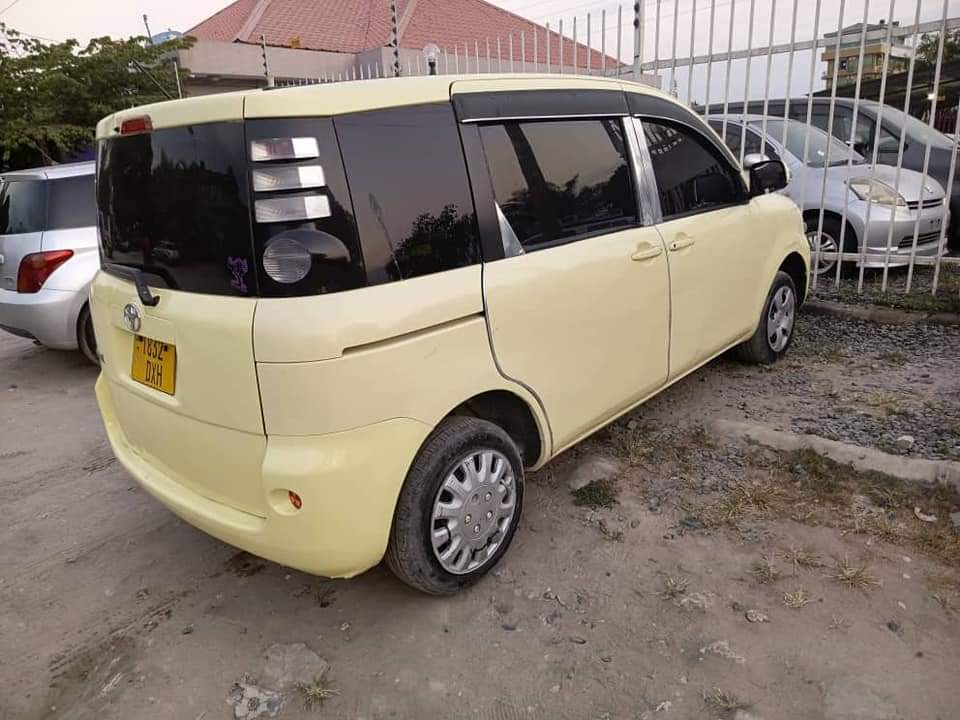 toyota sienta