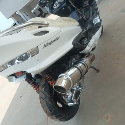 A picture of Yamaha majesty