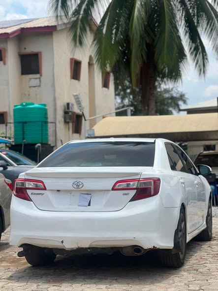 A picture of 2013 Toyota Camry SE