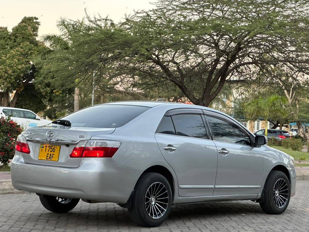 A picture of Toyota Premio New