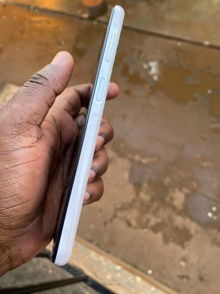 A picture of A13 64gb 4gbram