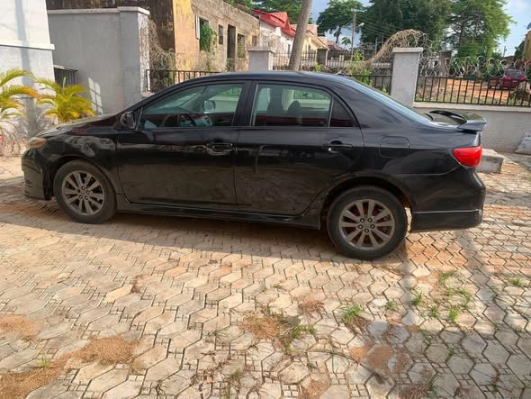 A picture of Corolla 2010