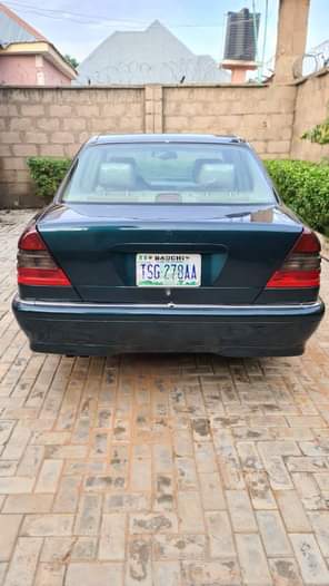 A picture of Neatly Used Mercedez Benz C180 Price 2.750mil Engine Gear Interior