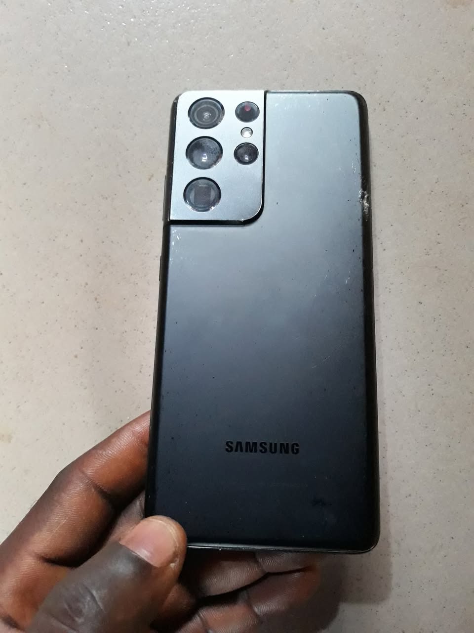 A picture of Samsung galaxy s21 ultra 5G 16gb 512gb dual sim