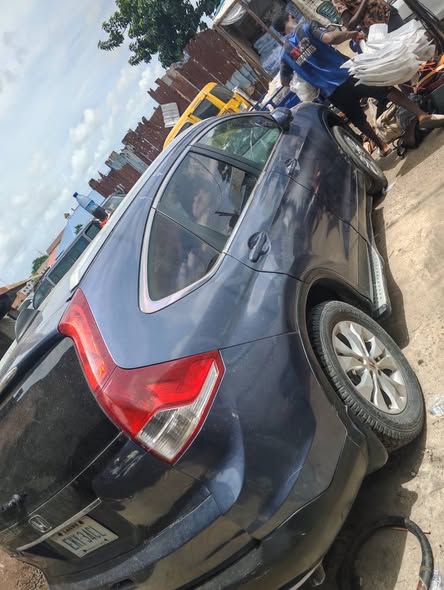 A picture of Honda crv 2015