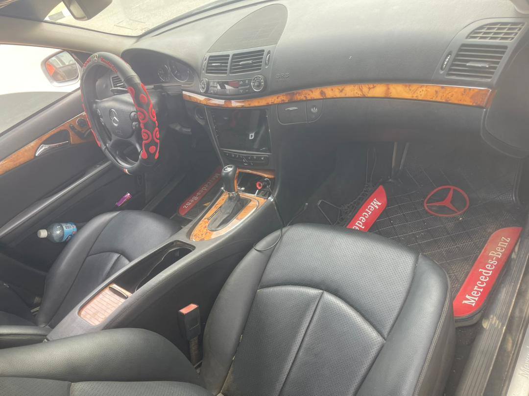 A picture of 2009 E350