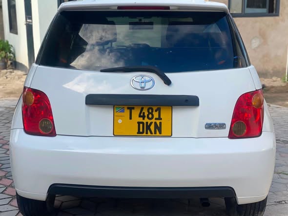 A picture of PRICE 11 8ML CONT 0690994888 TOYOTA IST IPO DAR SALAAM