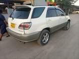 A picture of 2003 HARRIER OLD 0714058883 TOYOTA