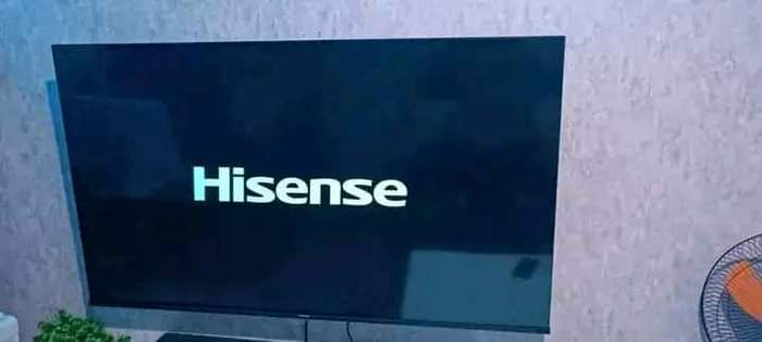 A picture of Nauza Hisense inchi 43 full box LED TV TSH 320