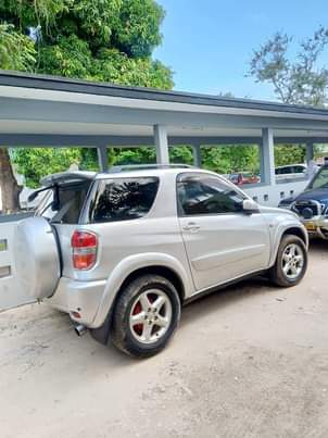A picture of TOYOTA RAV4 0672847429 WhatsApp