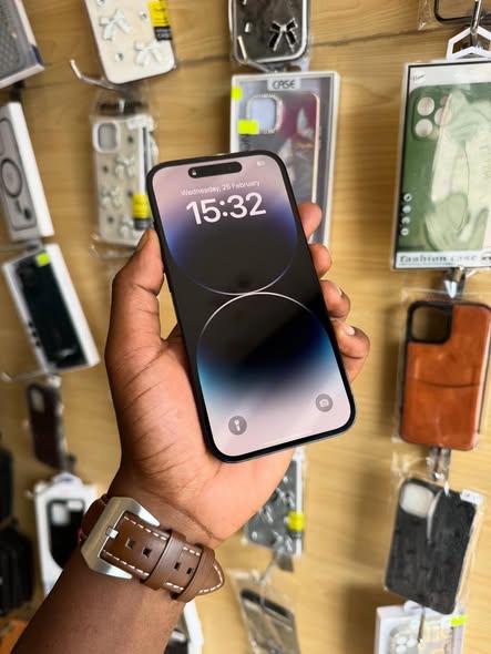 A picture of Iphone 14 Pro