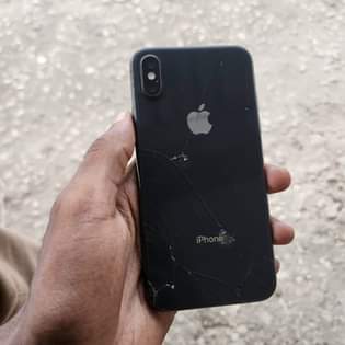 A picture of iPhone X 64gb bei 290 000 kreki 0692853914 Face ID