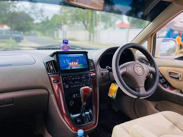 A picture of TOYOTA HARRIER OLDMODEL NAMBA D PIGA 255 714 550 592