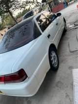 A picture of toyota chaser