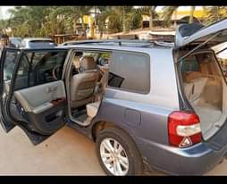 A picture of Toyota Highlander 06 Hybrid Hybrid engine 3 rows seaters Engine