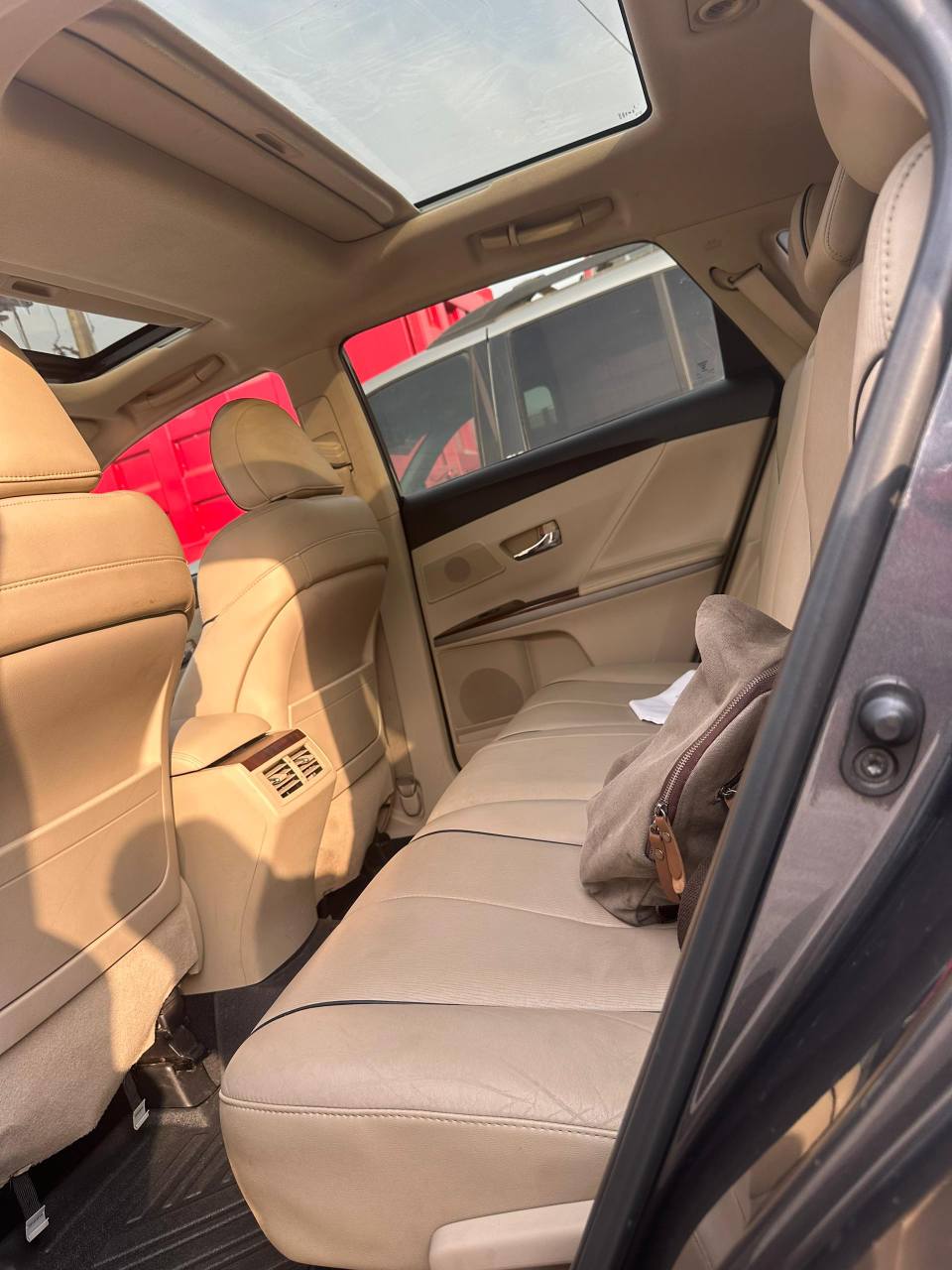 A picture of Toyota venza 2010 foreign used