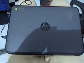 A picture of Nauza PC pamoja na External yake GB 512 na imejaa