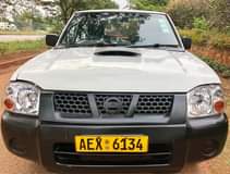 used nissan np300