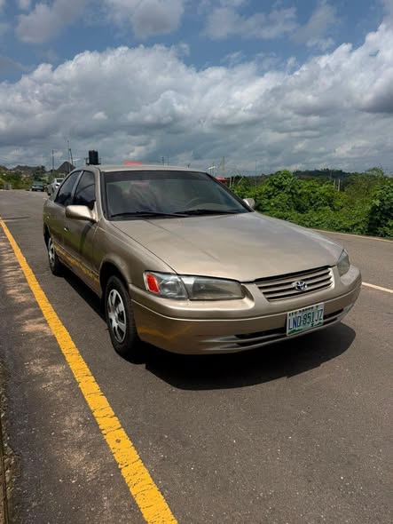 A picture of Toyota pencil Camry first body pan 07036384977