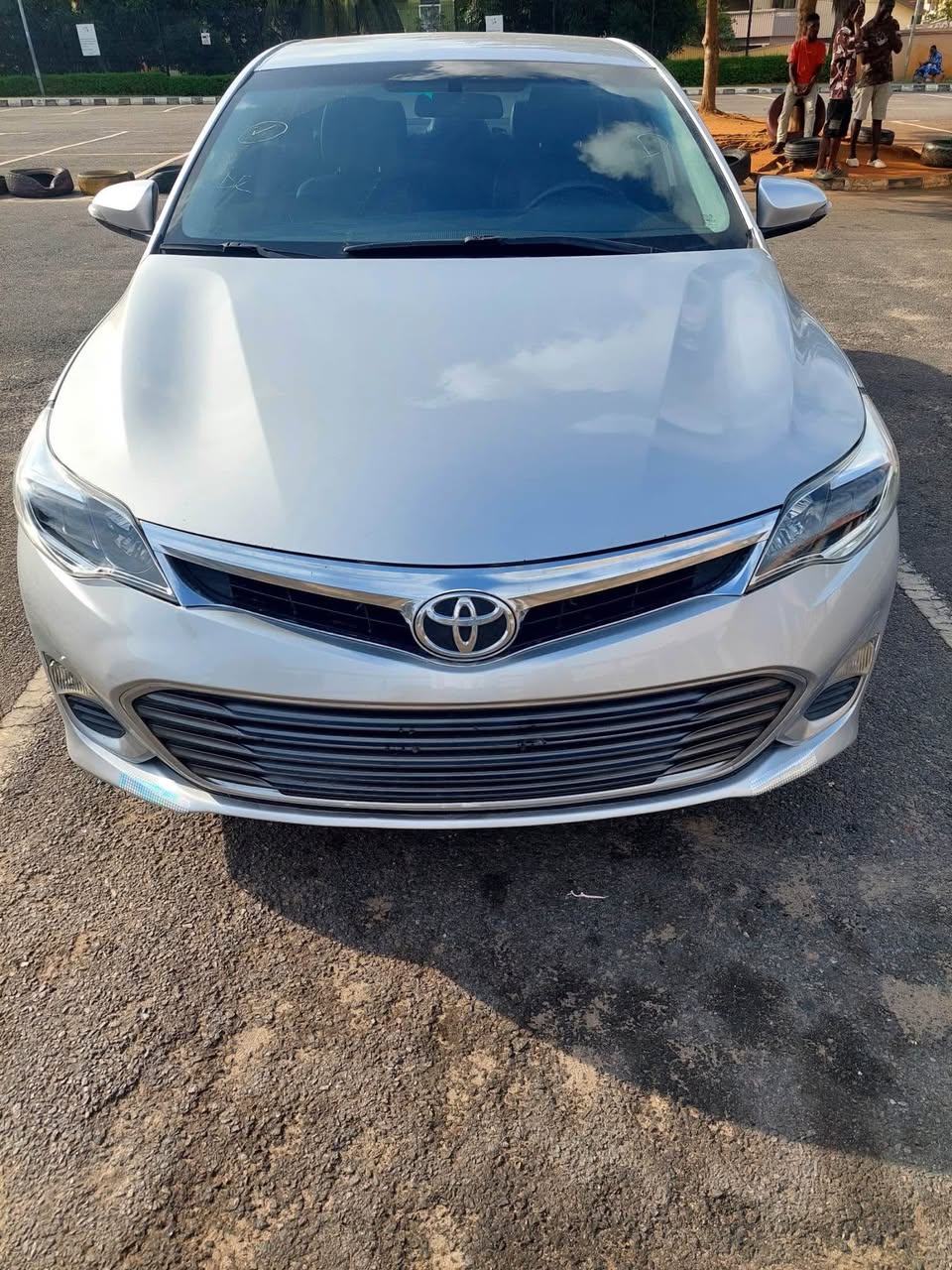 A picture of Toyota Avalon 2013 model