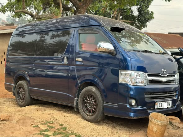 A picture of Toyota Hiace High roof 75m negotiable 4wd Auto 1KD engine