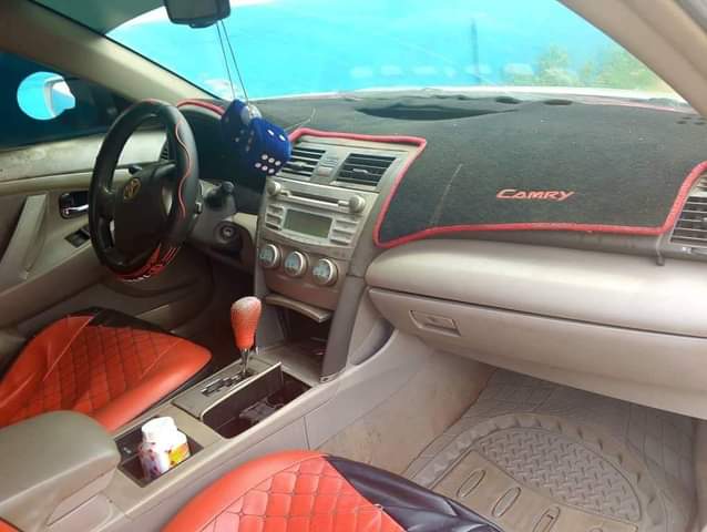 A picture of 2007 Toyota 2007 Silver