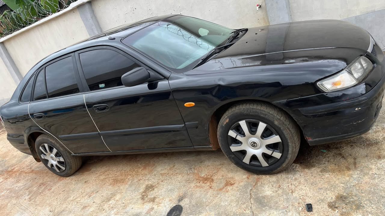 A picture of Mazda 626 Auto