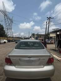A picture of Sharp 2004 XLE Camry 6 plugs for 3 550m to