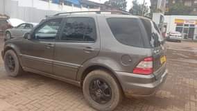 A picture of Mercedes Benz ML350 at 11 7m 0706260442