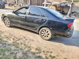 A picture of 2004 Toyota Camry V6 with bad engine other things working